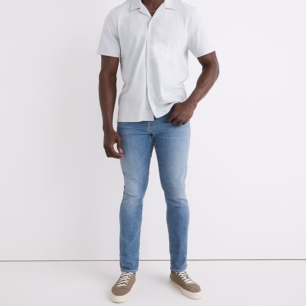Madewell Athletic Slim Jeans in Beckman Wash: COOLMAX® Denim Edition Size 35/34